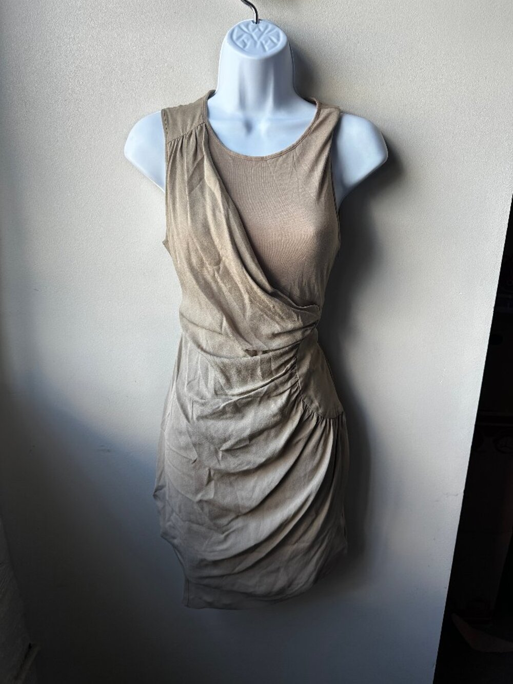 BCBGMAXAZRIA Women's 2 Khaki Silk Draped Faux Wrap Sleeveless Ruched Dress